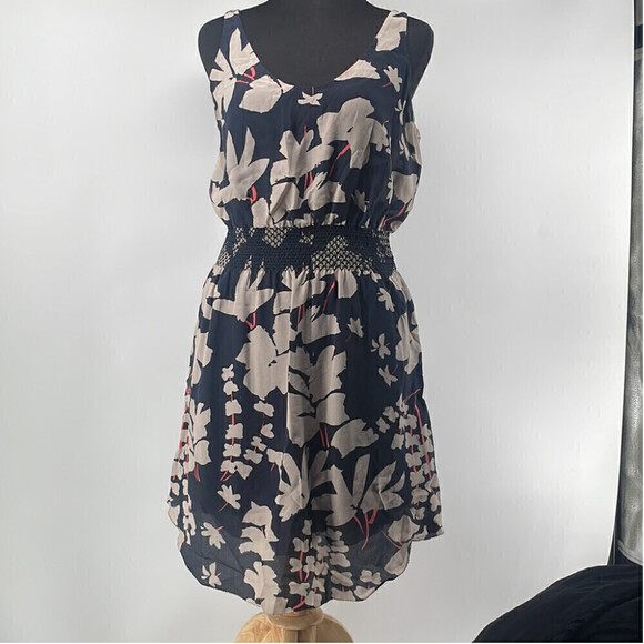 Aritzia Babaton dress 100% silk floral stretch waist summer light weight sz xs - Picture 11 of 14